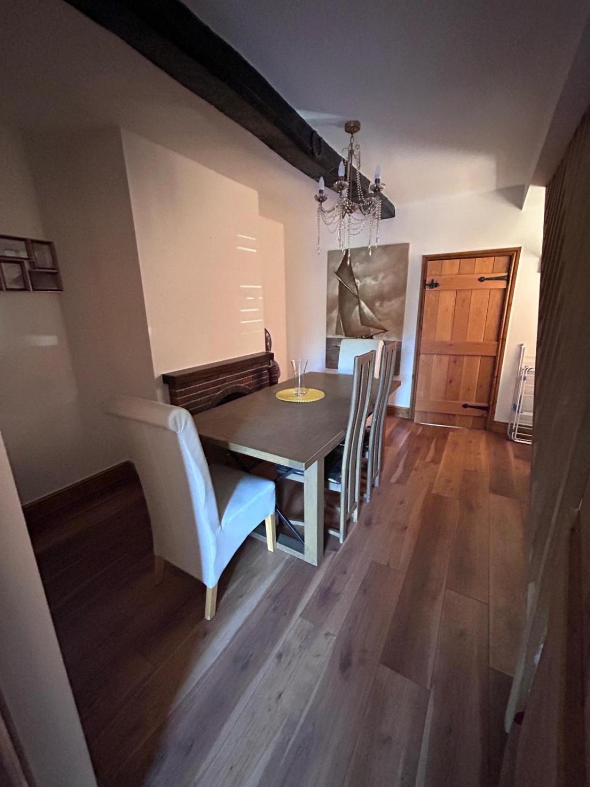Lennon Cottage Hale  Buitenkant foto